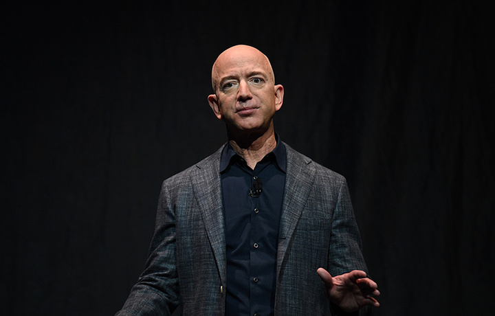 Jeff Bezos Amazon bosh direktori lavozimidan ketmoqda