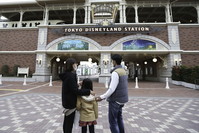 Disneyland в Токио останется закрытым до апреля из-за коронавируса