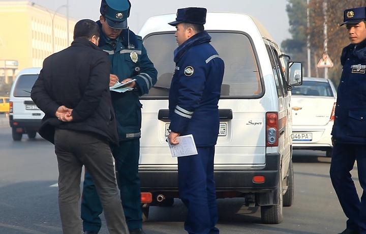 Andijonda yo‘lkirani oshirgan haydovchilarga reyd uyushtirildi (foto)