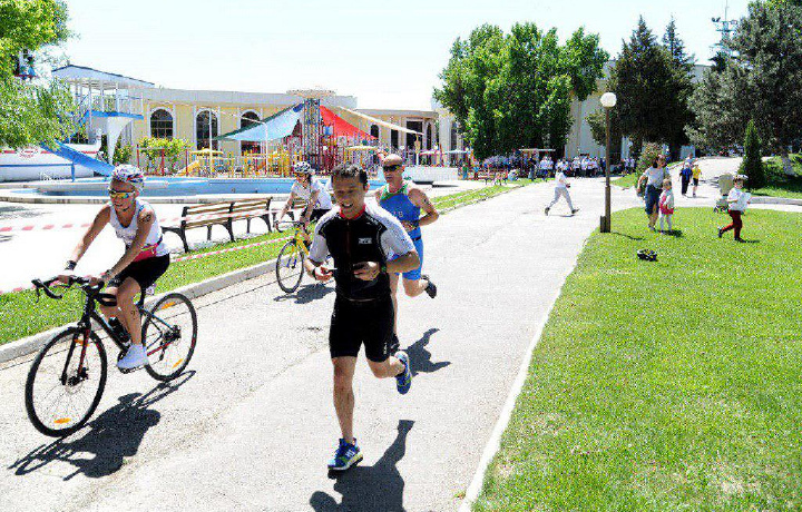 O‘zbekistonda ilk bor triatlon bo‘yicha havaskorlar o‘rtasida musobaqalar bo‘lib o‘tdi (foto)