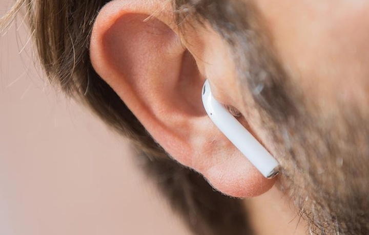 Американец во сне проглотил наушник AirPods