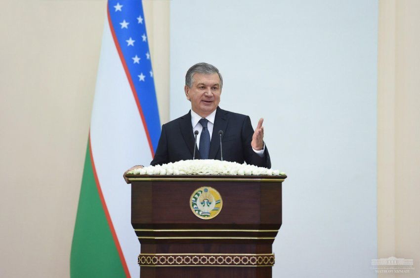 Шавкат Мирзиёев проводит совещание в Фергане