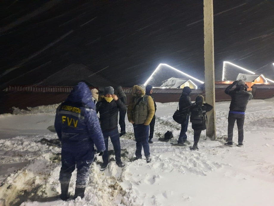 Спасатели эвакуировали 14 человек, застрявших на перевале «Камчик»