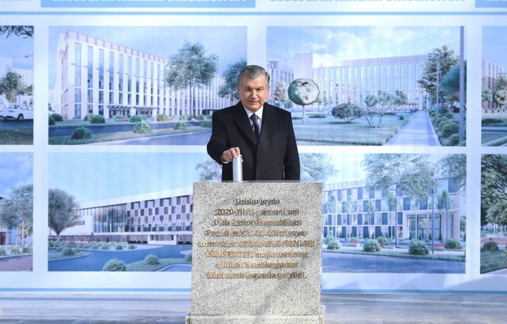 Shavkat Mirziyoyev yangi universitet kampusiga tamal toshi qo‘ydi