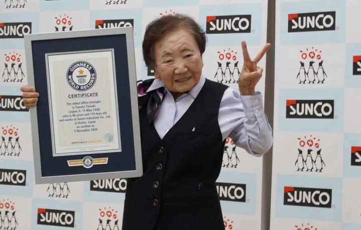 90-летняя японка признана старейшим офисным менеджером в мире