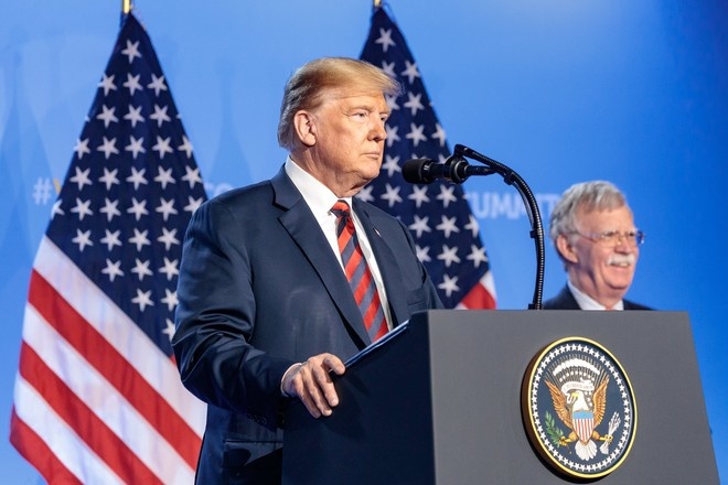 Трамп призвал не публиковать книгу Болтона