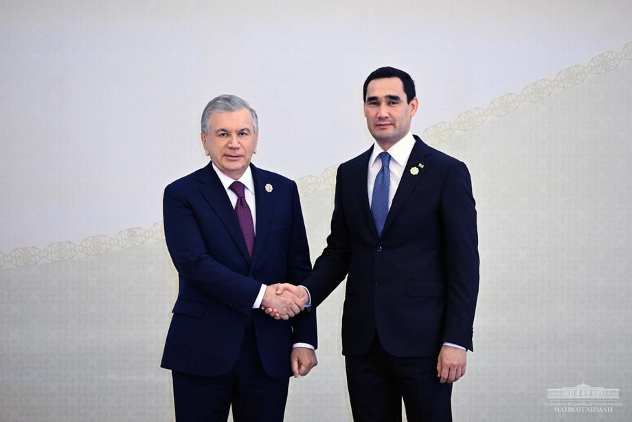 Shavkat Mirziyoyev Turkmanistonda medal bilan taqdirlandi