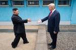 Ким Чен Ын и Дональд Трамп
