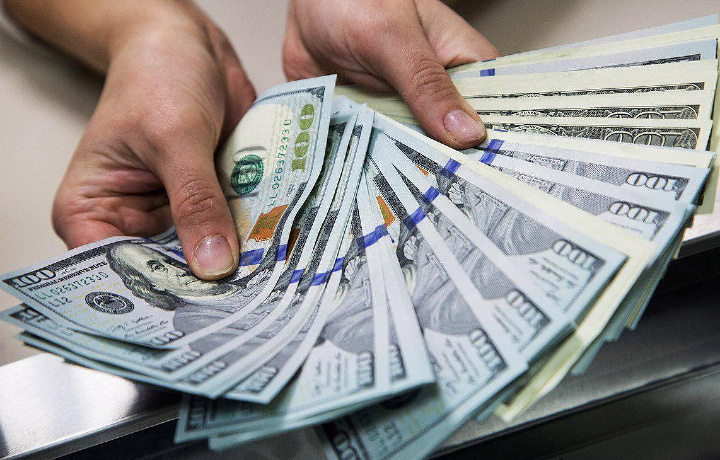 22 000 dollarni firibgarning qo‘liga topshirib qo‘ya qoldi