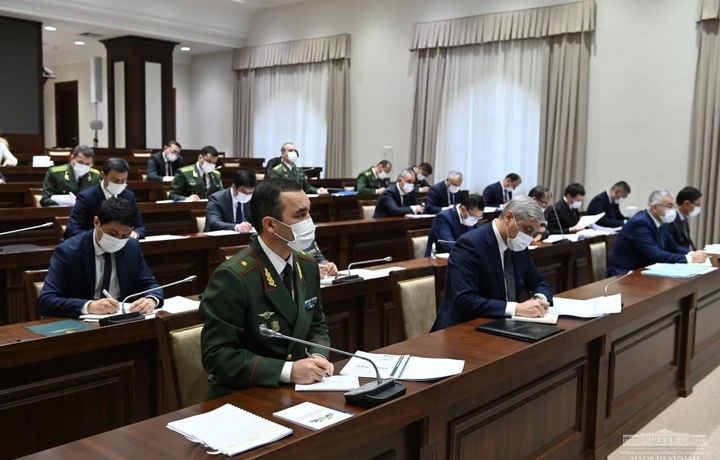 «Bojxona institutini to‘liq transformatsiya qilamiz» — Prezident
