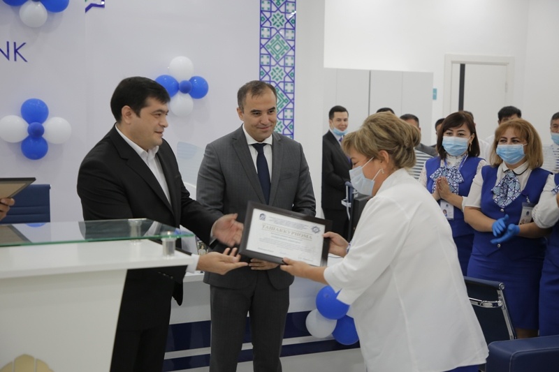 Подарок на 29-летие: В Ташкентской области открылся филиал Узнацбанка