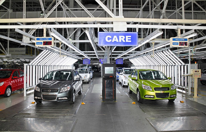 Завод UzAuto Motors приостанавливает производство автомобилей