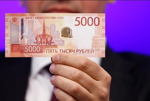 Rossiya yangi banknotlarini namoyish etdi (foto)
