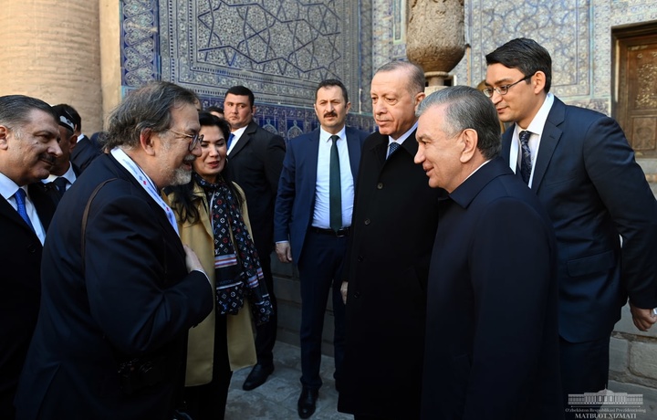 Шавкат Мирзиёев и Реджеп Тайип Эрдоган посетили комплекс Ичан-кала в Хиве (фото)
