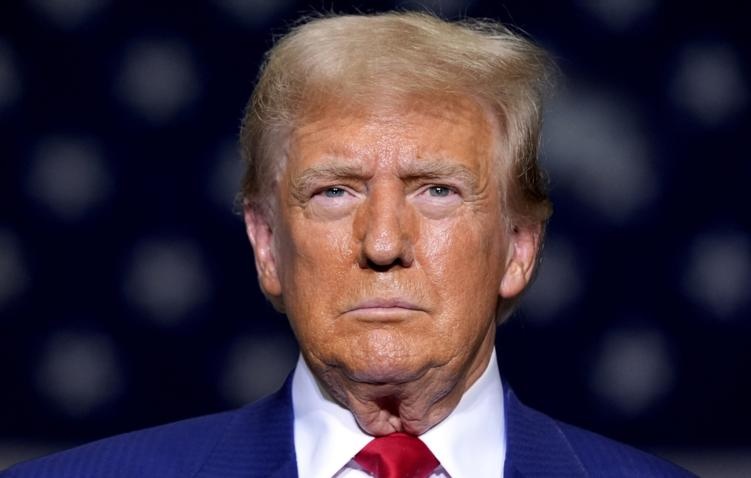 Donald Tramp 8-mayni G‘alaba kuni deb e’lon qildi
