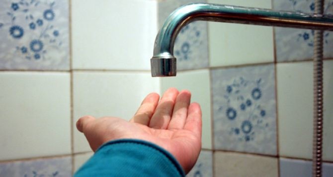 Toshkentning ayrim tumanlarida bir necha kundan beri suvni o‘chirishgan