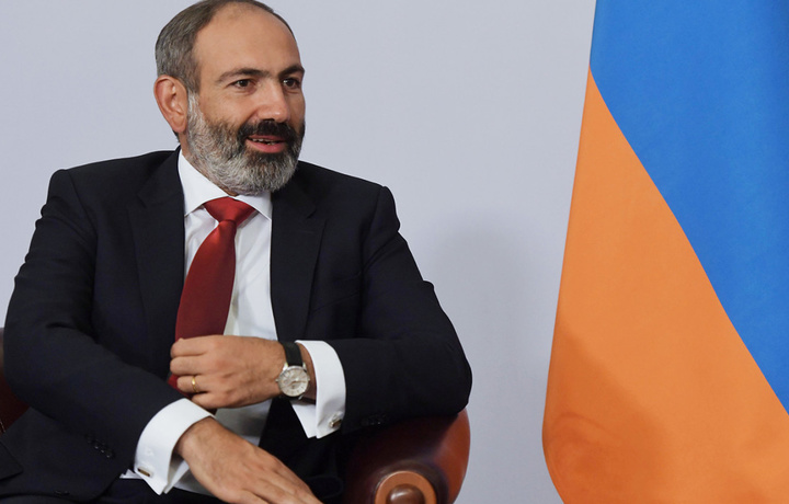 Ofitsiantdan koronavirusni yuqtirib olgan Pashinyan tuzalib, ishga qaytdi