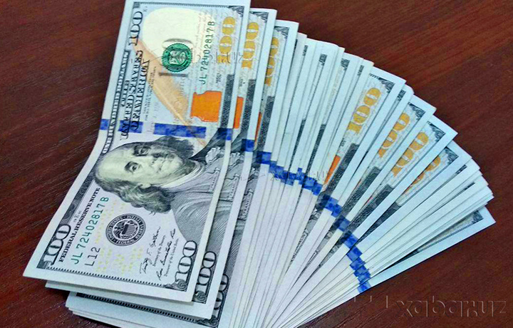 O‘zini DSI xodimi deb tanishtirgan firibgar 10 000 AQSh dollari olayotganda ushlandi
