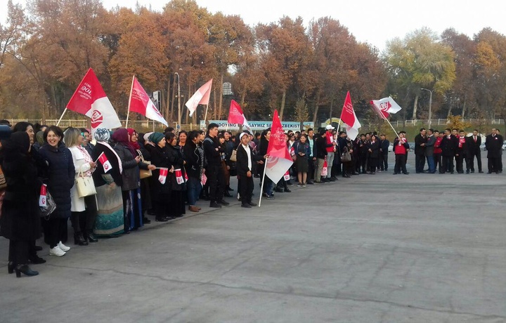 Toshkentda «Adolat»chilar adolat istab namoyishga chiqdi (foto)