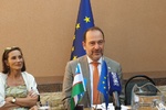 YeI elchisi Sh.Adrian va Yevropa tashqi harakatlar xizmatining yuqori martabali vakili L.Devin. 