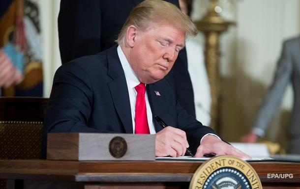Трамп АҚШнинг 2019 йилги мудофаа бюджетини имзолади