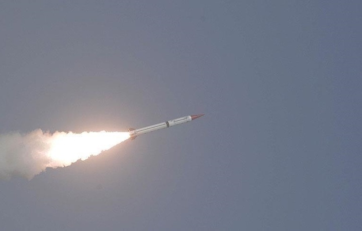 Северная Корея запустила три ракеты в сторону Японии