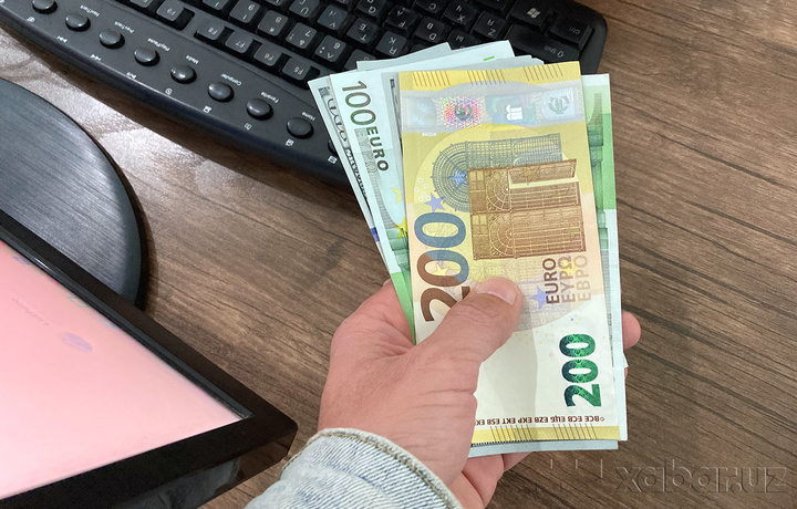 Доллар в Узбекистане продолжает падение