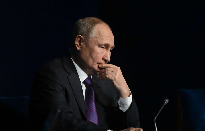 Politico журнали Владимир Путинни «йилнинг омадсиз одами» деб топди