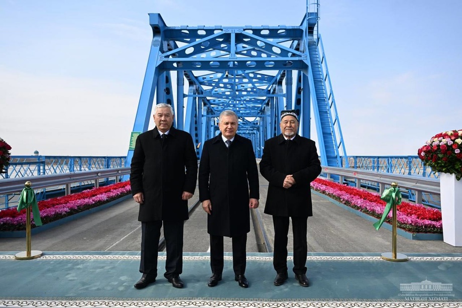 Президент принял участие в церемонии открытия нового моста (фото)