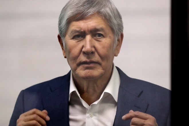 Суд отменил приговор экс-президенту Киргизии Атамбаеву
