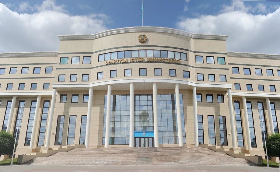 Казахстан продлил приостановление действия безвизового въезда гражданам 54 стран