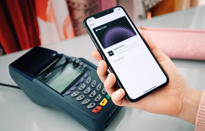 Пользователи iPhone смогут бесконтактно принимать платежи с банковских карт