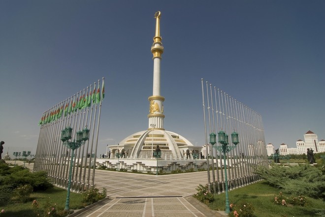В Туркмении хотят гарантировать президенту пожизненное место в парламенте