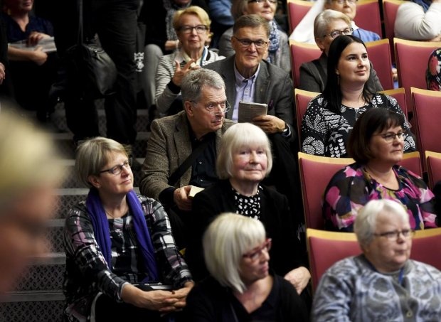 Fotofakt: Finlyandiya prezidentiga zalda joy topilmadi