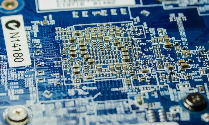 «Samsung Electronics» «Intel»ни ўтказиб юборди