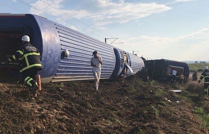 Минтранс Турции назвал причину катастрофы на железной дороге
