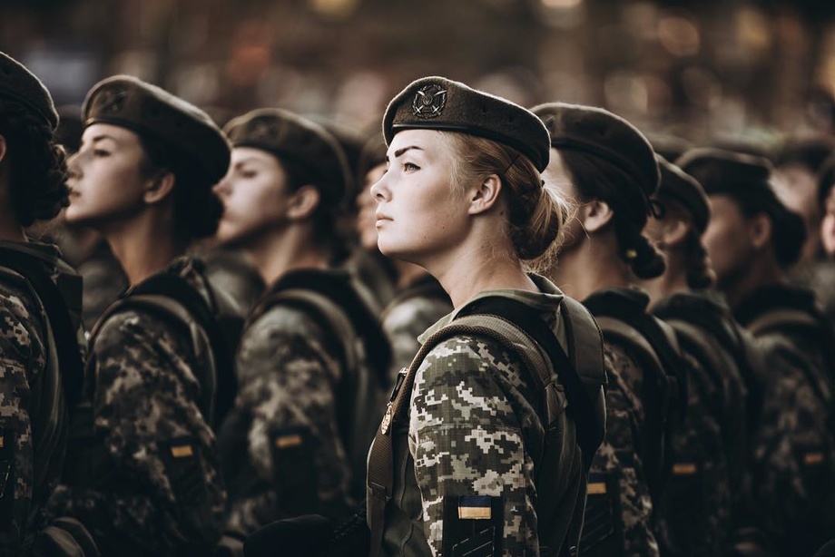Украина армиясида қанча аёл ҳарбий борлиги очиқланди