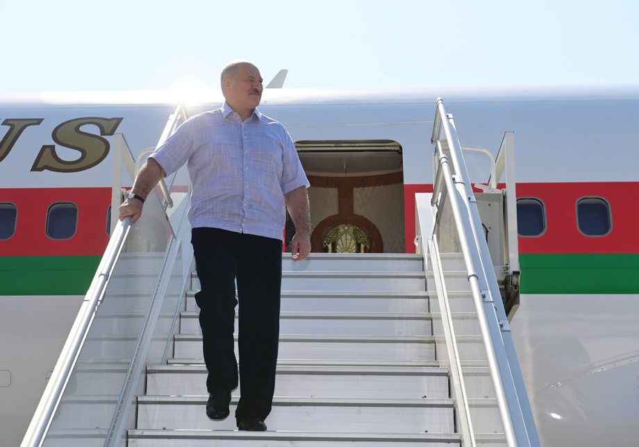 «Беларусь рискует потерять государственность»: режим Лукашенко признал действие санкций ЕС