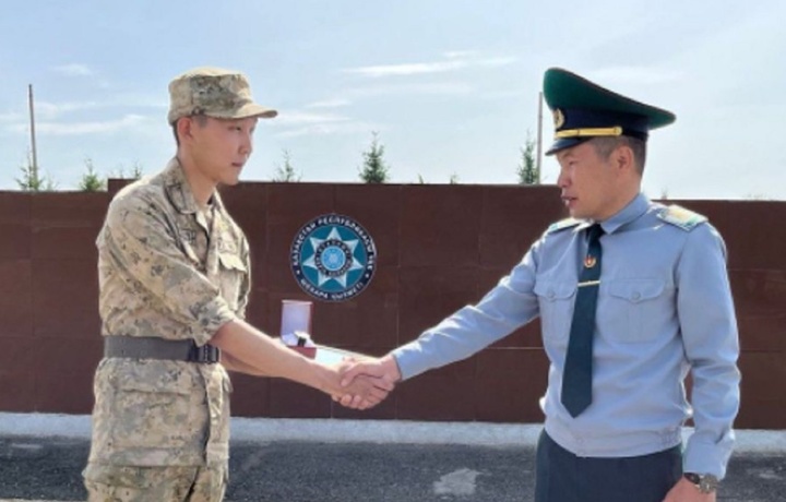 Пограничник из Казахстана спас жизнь гражданке Узбекистана в поезде
