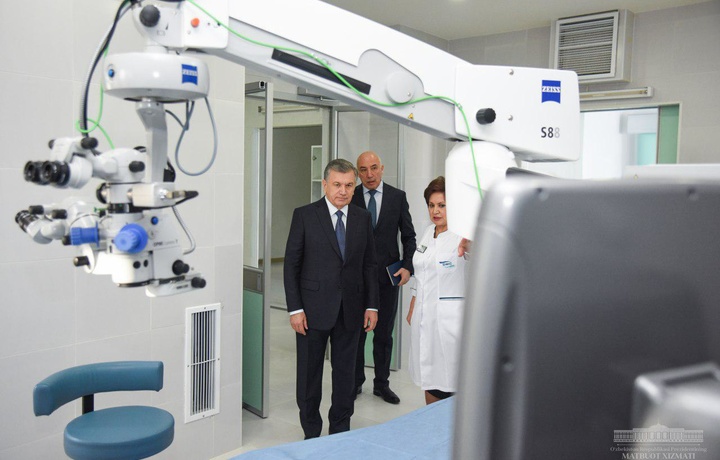 Shavkat Mirziyoyev Mirzo Ulug‘bek tumanidagi xususiy klinikaga tashrif buyurdi