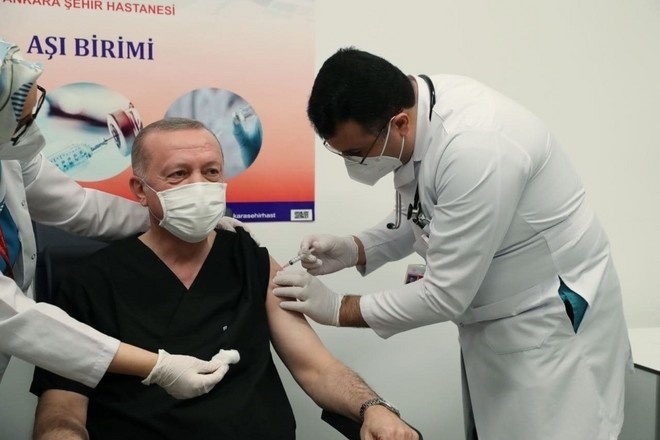 Эрдўғон коронавирусга қарши эмлангандан сўнг ўзини қандай ҳис қилаётганини маълум қилди
