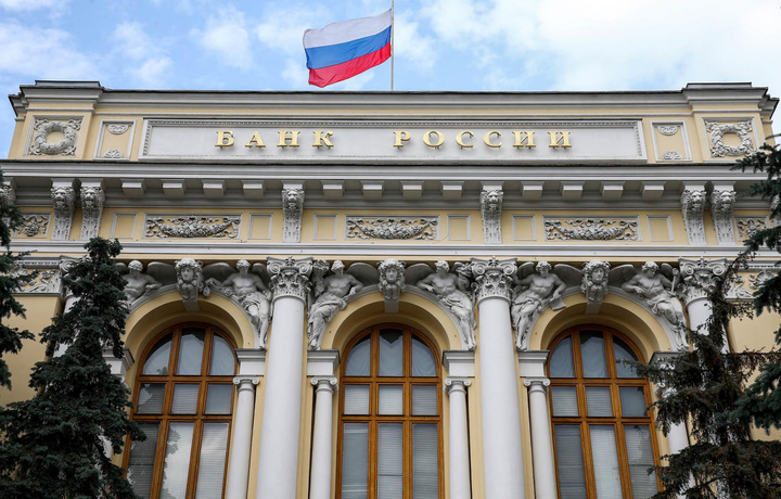 Rossiya banki xorij valyutasini sotib olishga oid cheklovini yana 6 oyga uzaytirdi