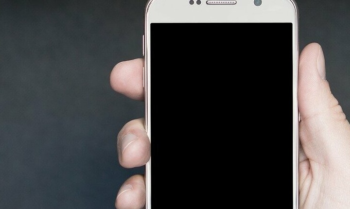 Эксперт назвал способ избежать слежки по смартфону