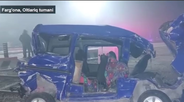 В Фергане Damas попал под поезд после столкновения с Cobalt: водитель умер на месте