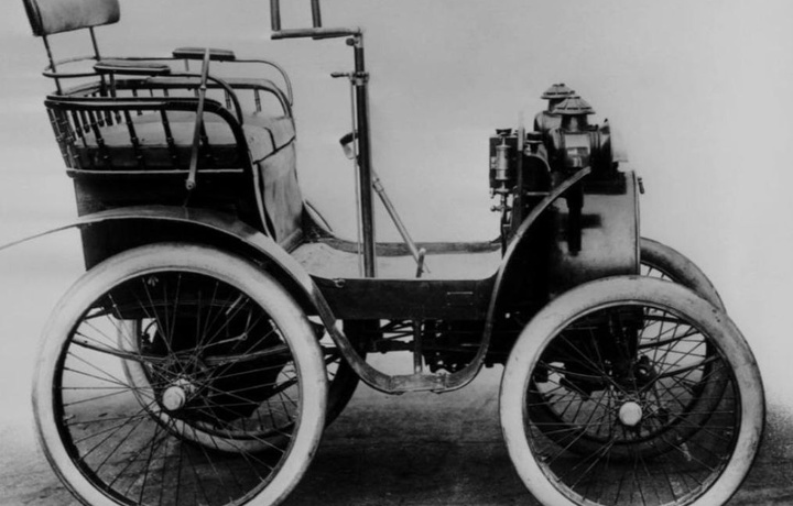 1927 йил: Хива хонлигига келтирилган илк автомобиль жумбоғи