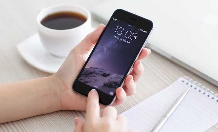 Как изменить шрифт экрана блокировки iPhone