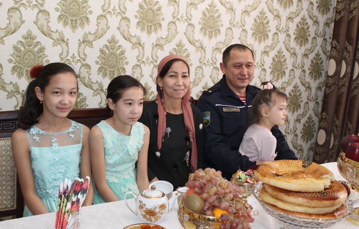 Milliy gvardiya harbiy xizmatchilariga yangi uylar topshirildi (foto)