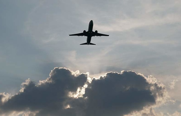 Pekin-Parij yo‘nalishida uchayotgan samolyot bortida portlash sodir bo‘ldi