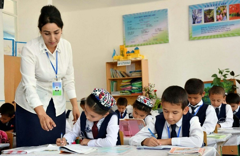 Ayol o‘qituvchilar ish staji yetsa, ertaroq pensiyaga chiqsa bo‘ladimi? – mutaxassis javob beradi