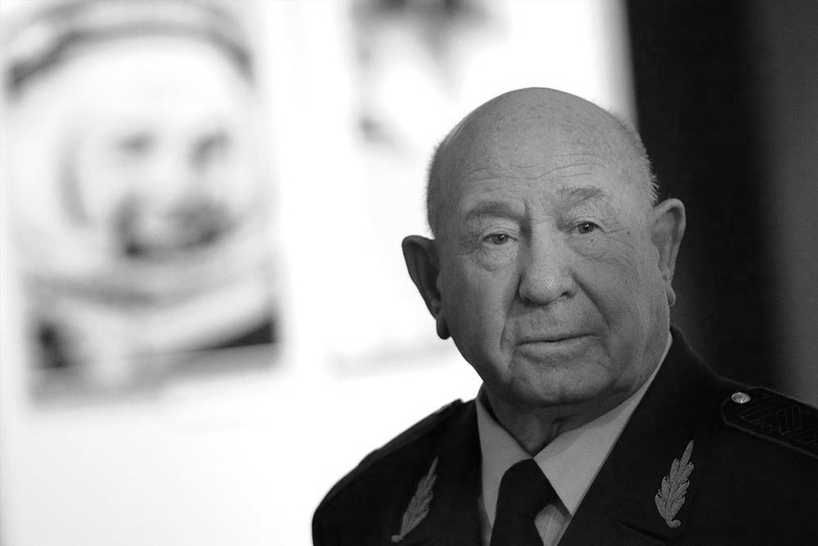 В Москве умер космонавт Леонов
